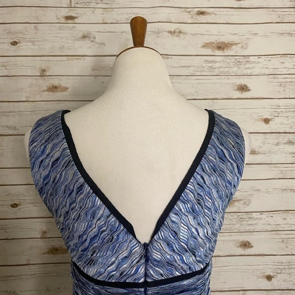 Kay Unger New York sleeveless surplice dress - Picture 5 of 7